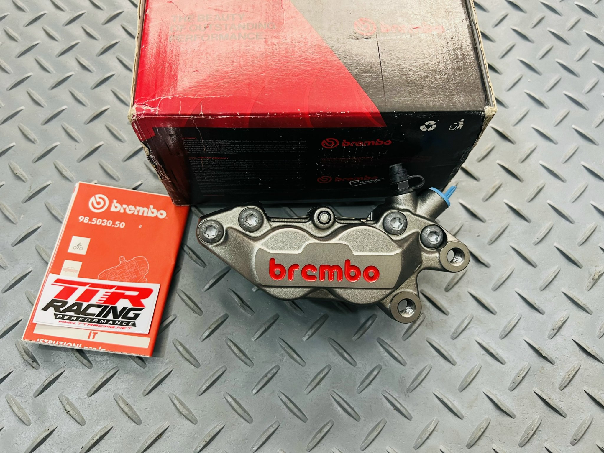 Heo Brembo 4 pis đúc bên phải